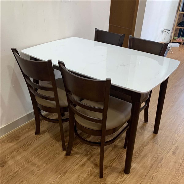 Bộ bàn ăn mặt đá trắng + 4 Ghế Cabin