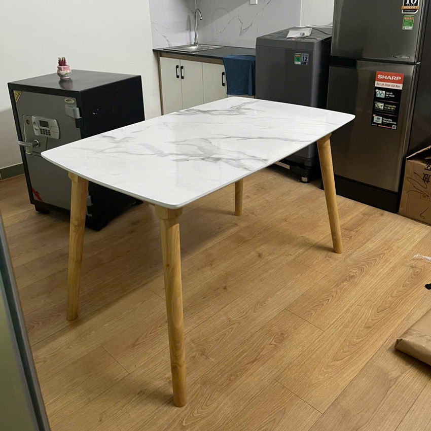 Bàn ăn mặt giả vân đá