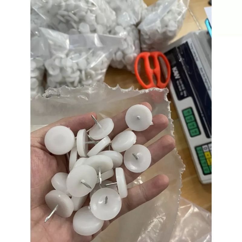Chân đinh nhựa đóng chân tủ, bàn, ghế, đồ mộc