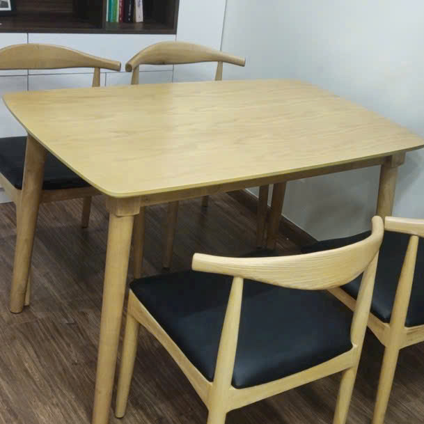 Bộ bàn ghế Bull 1m2 + 4 ghế