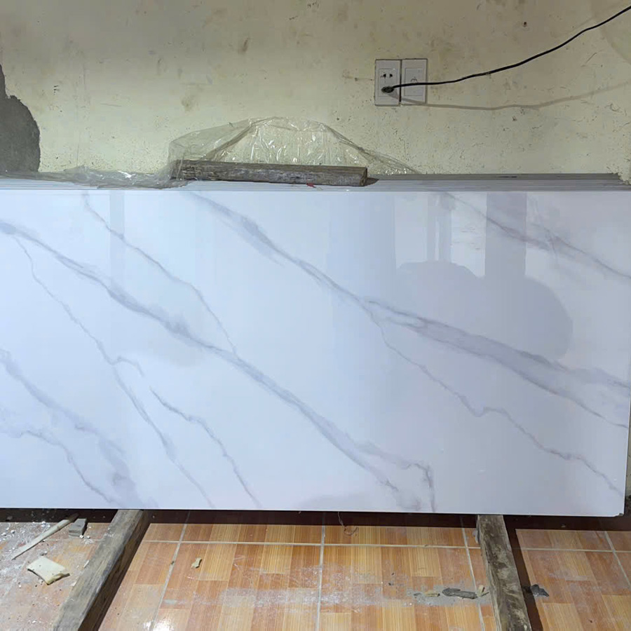 Bàn ăn Concorde mặt đá ceramic trắng vân mây