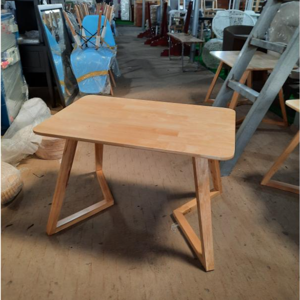 Bàn trà chân chữ V