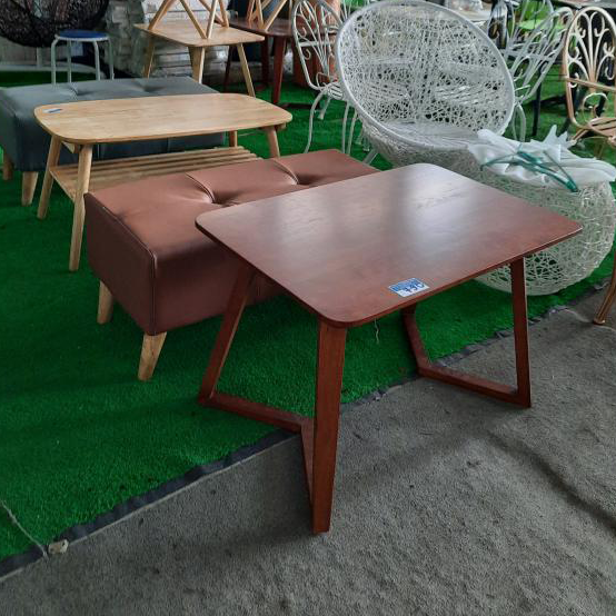 Bàn trà chân chữ V