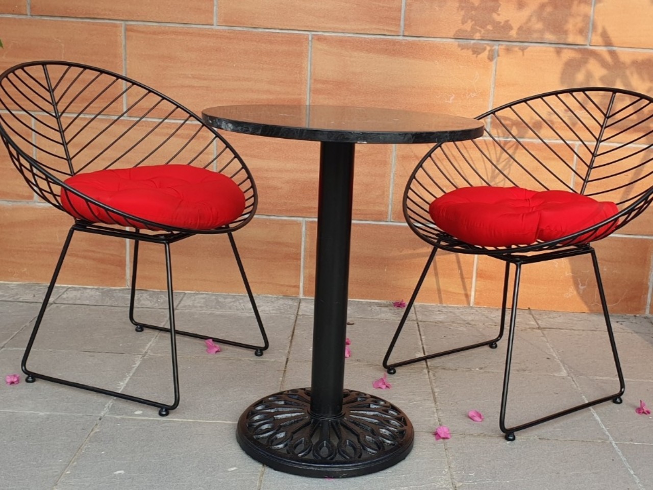 Ghế sắt hình nón (có nệm ngồi)