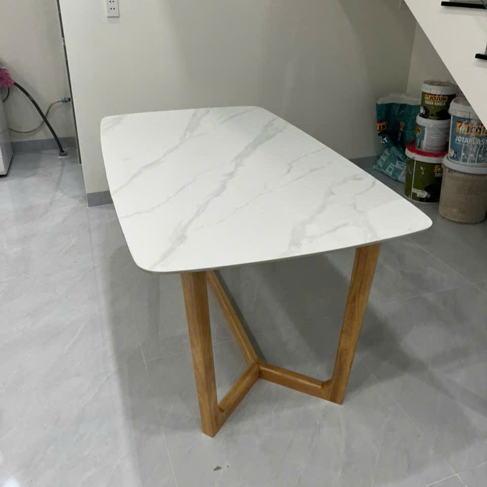 Bàn ăn Concorde mặt đá ceramic trắng vân mây