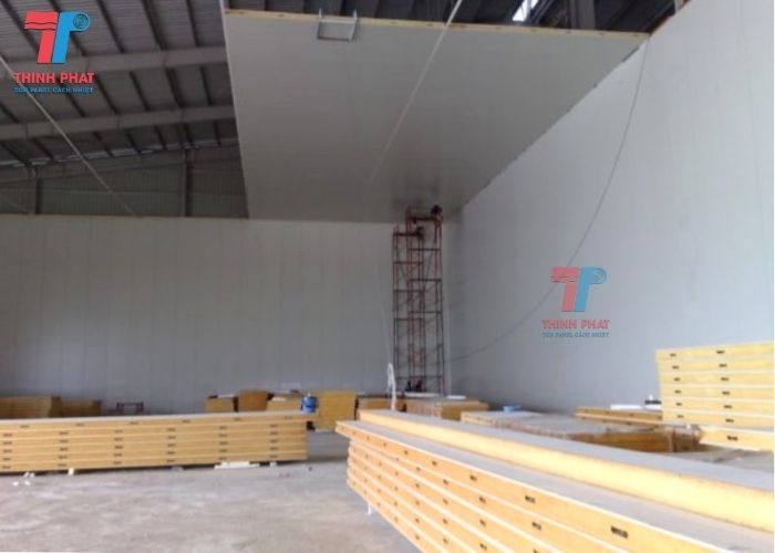 giá panel tháng 4