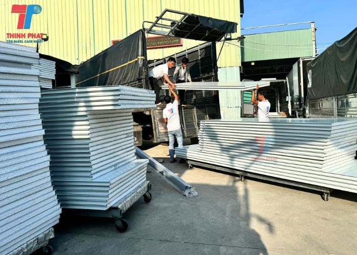 giá tấm panel EPS tháng 6 7