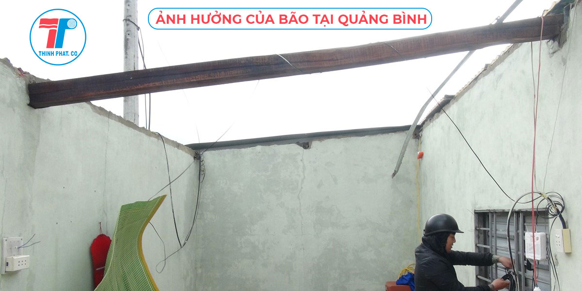 bão gây tốc mái nhà ở Quảng Bình