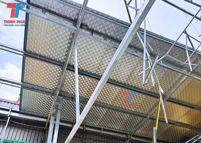 tôn cách nhiệt pu 6