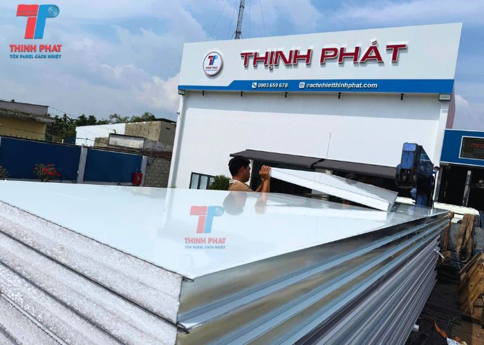 vách ngăn phòng 11