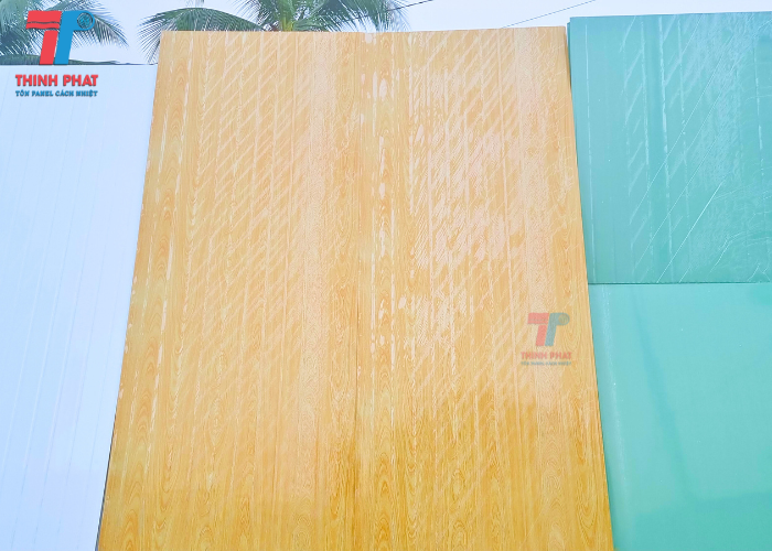 vách panel màu vân gỗ 1
