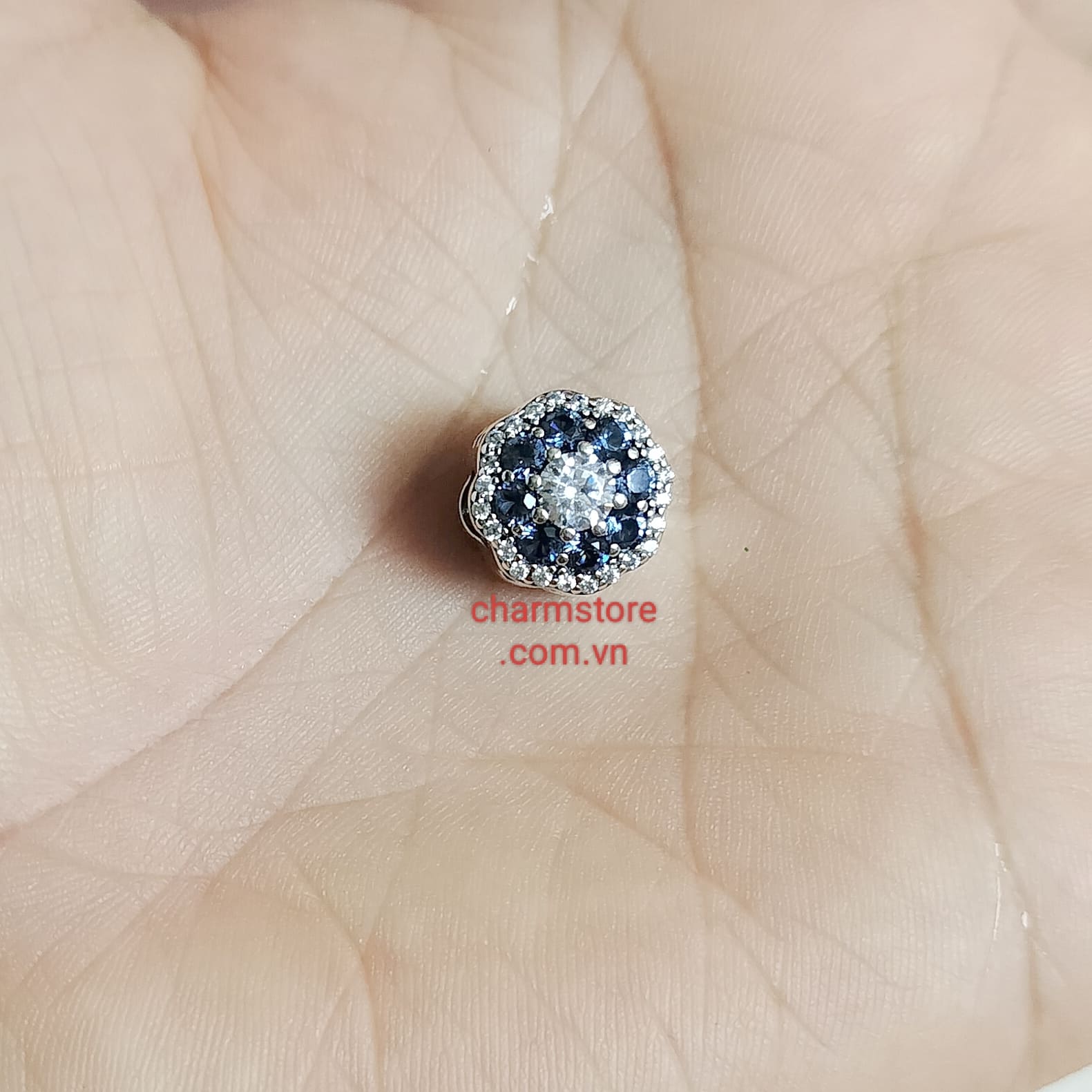 CHARM HOA ZEN XANH ĐEN NHỤY ĐÁ TRẮNG
