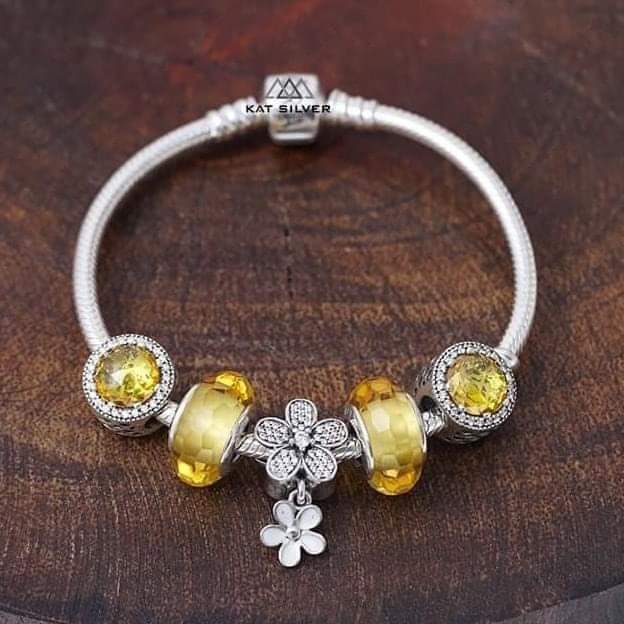 VÒNG CHARM MỆNH THỔ HOA DAISY