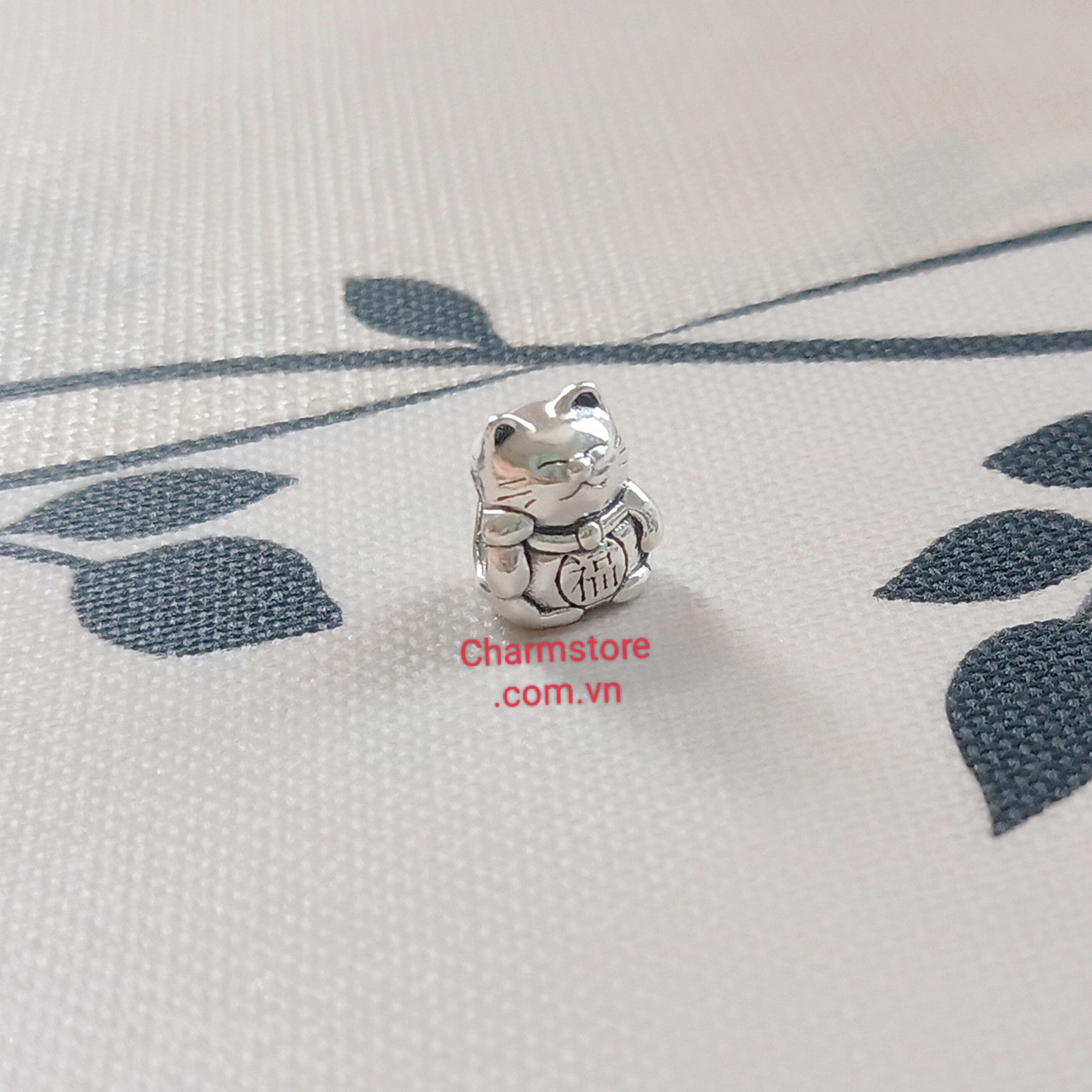 CHARM MÈO CHIÊU TÀI
