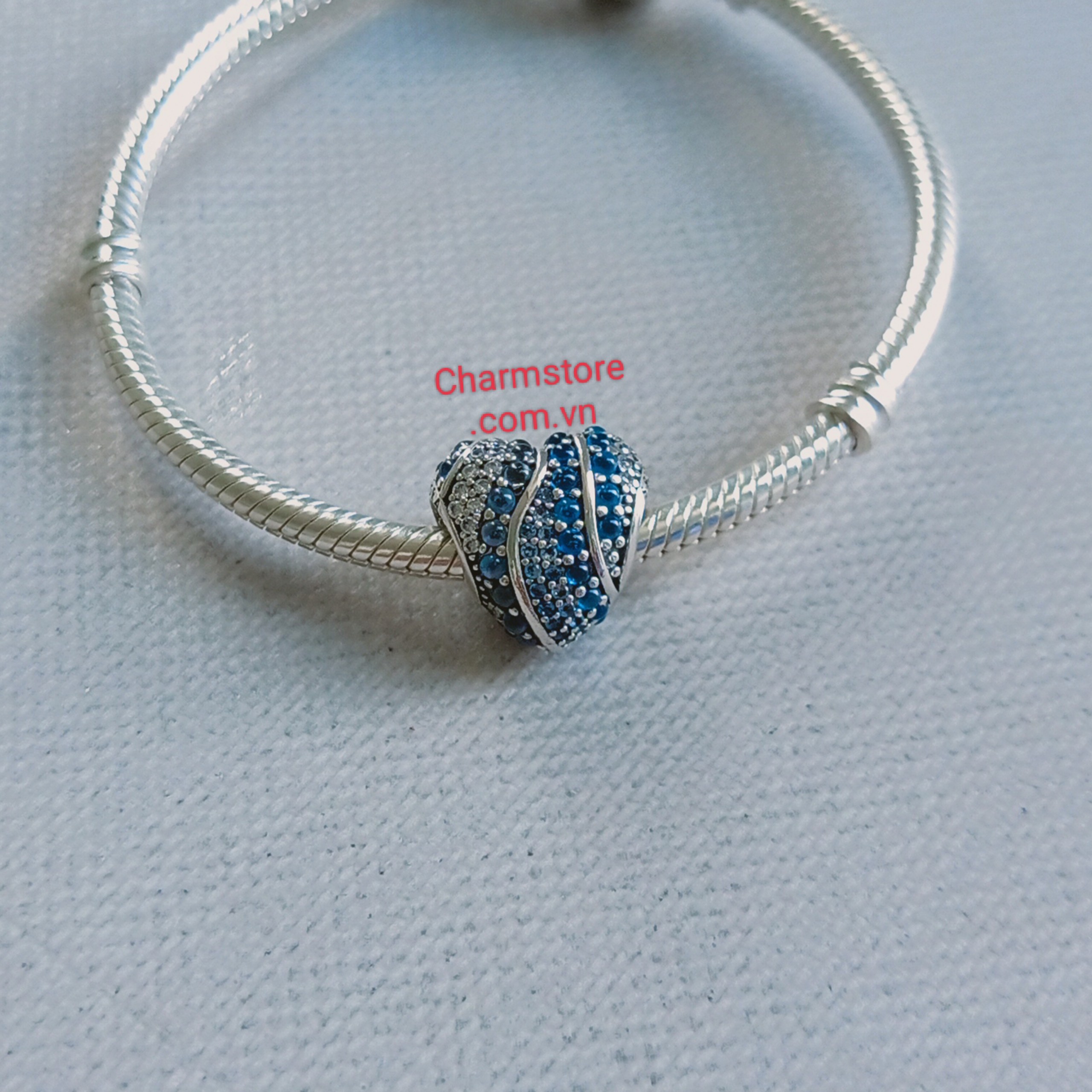 CHARM TRÁI TIM LƯỢN SÓNG ĐÁ XANH
