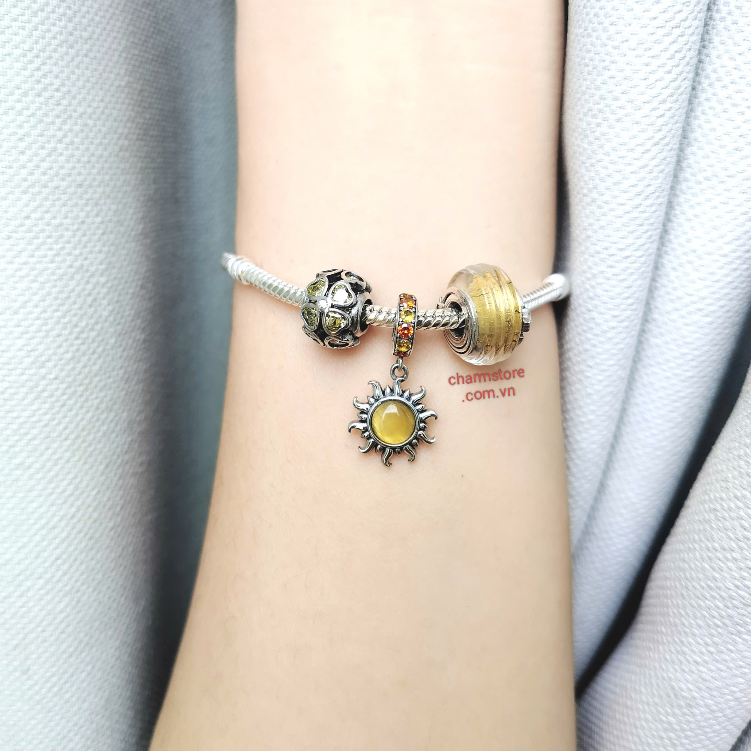 VÒNG TAY MẶT TRỜI VÀNG