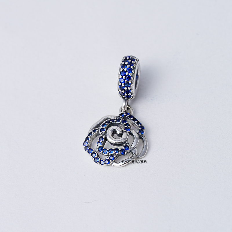 CHARM TREO HOA HỒNG XANH DƯƠNG