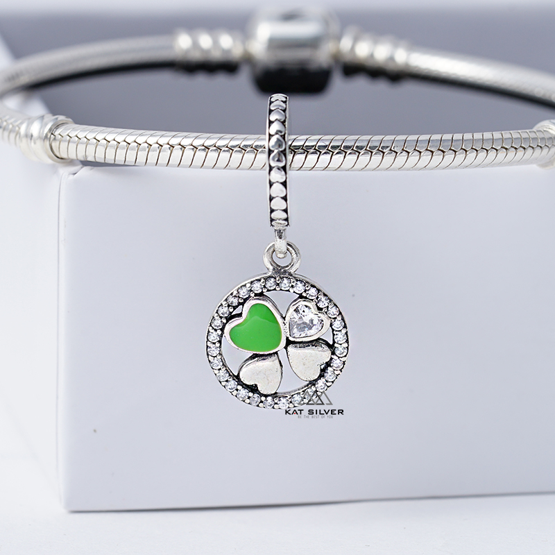 CHARM TREO TRÒN CỎ 4 LÁ SƠN XANH LÁ