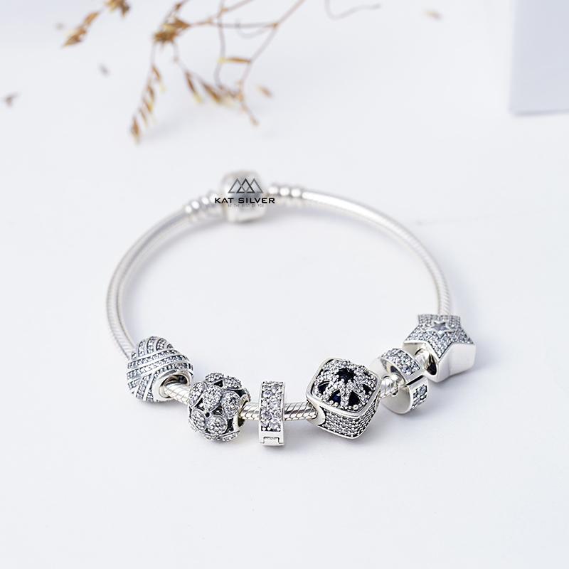 VÒNG CHARM MỆNH KIM NGÔI SAO ĐÁ TRẮNG