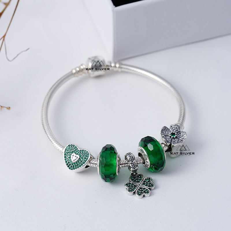 VÒNG CHARM HOA 5 CÁNH CONG NHỤY XL