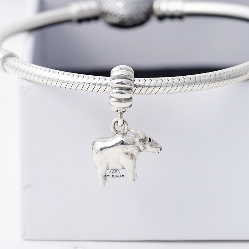 CHARM TREO CON TRÂU