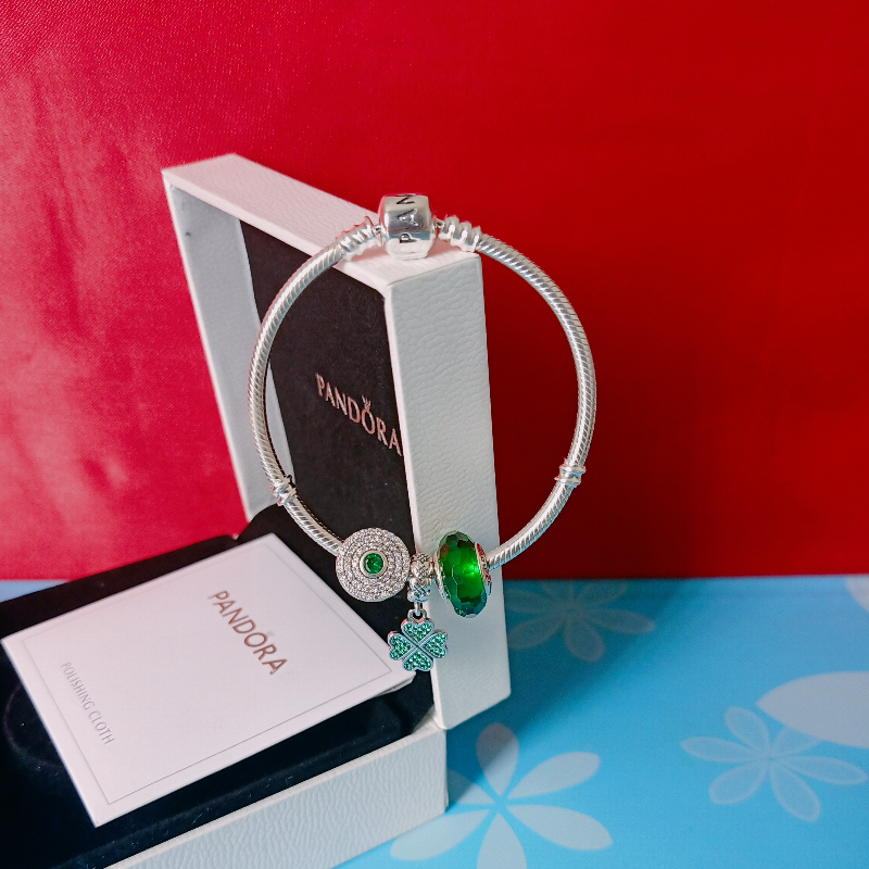 VÒNG CHARM MỆNH MỘC RADIANT NHÂN ĐÁ XANH LÁ