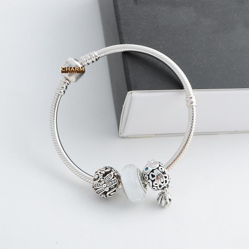 VÒNG CHARM CÁ MẮT XANH LƠ