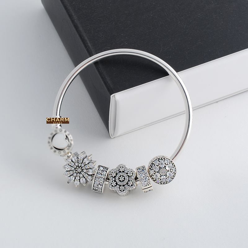VÒNG CHARM HOA ZEN ĐÁ TRẮNG
