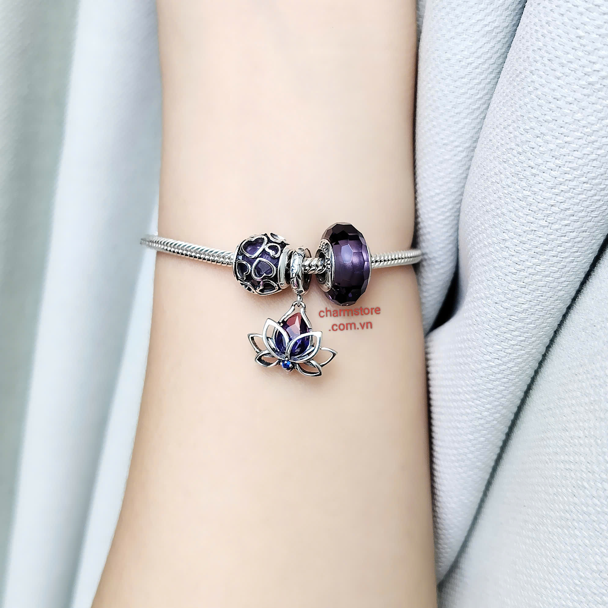 VÒNG TAY TREO HOA SEN MIX ĐÁ TÍM