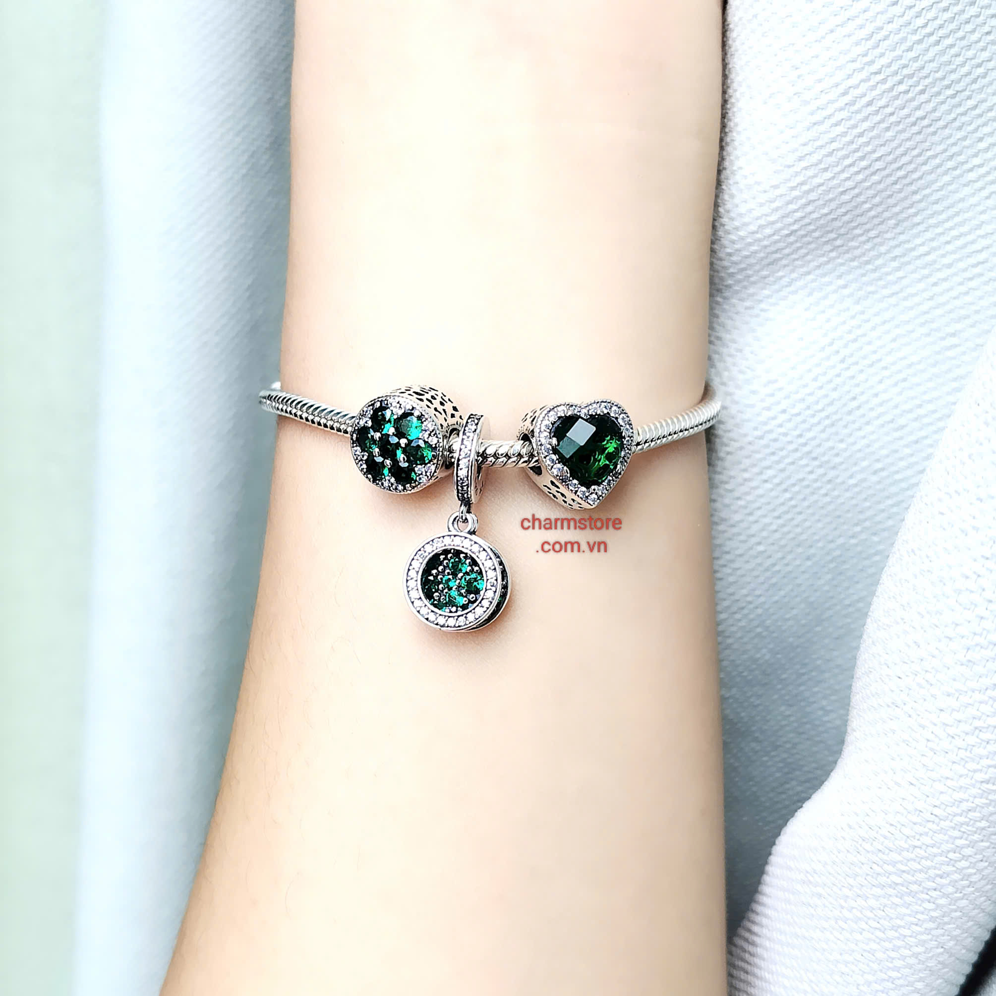 VÒNG CHARM TÌNH YÊU VĨNH CỬU ĐÁ XL