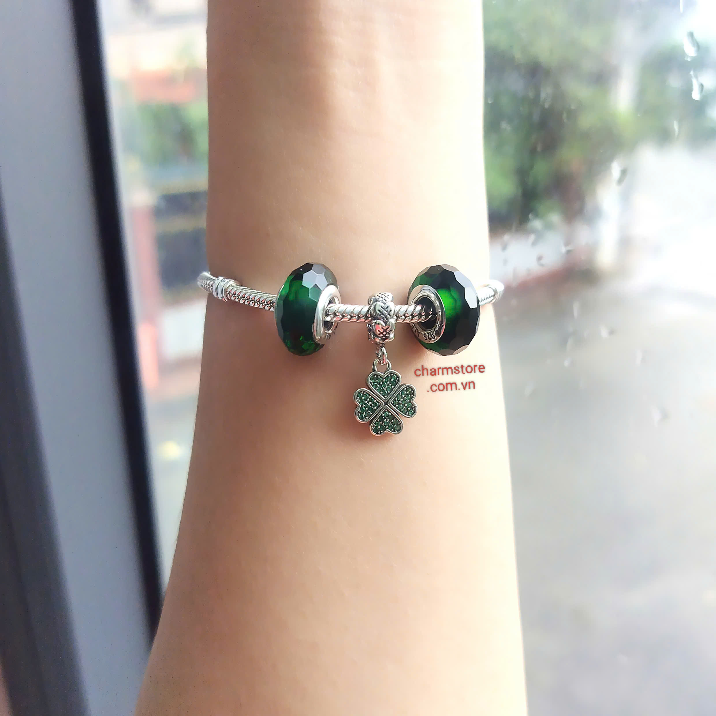 VÒNG CHARM MỆNH MỘC TREO CỎ 4 LÁ MM