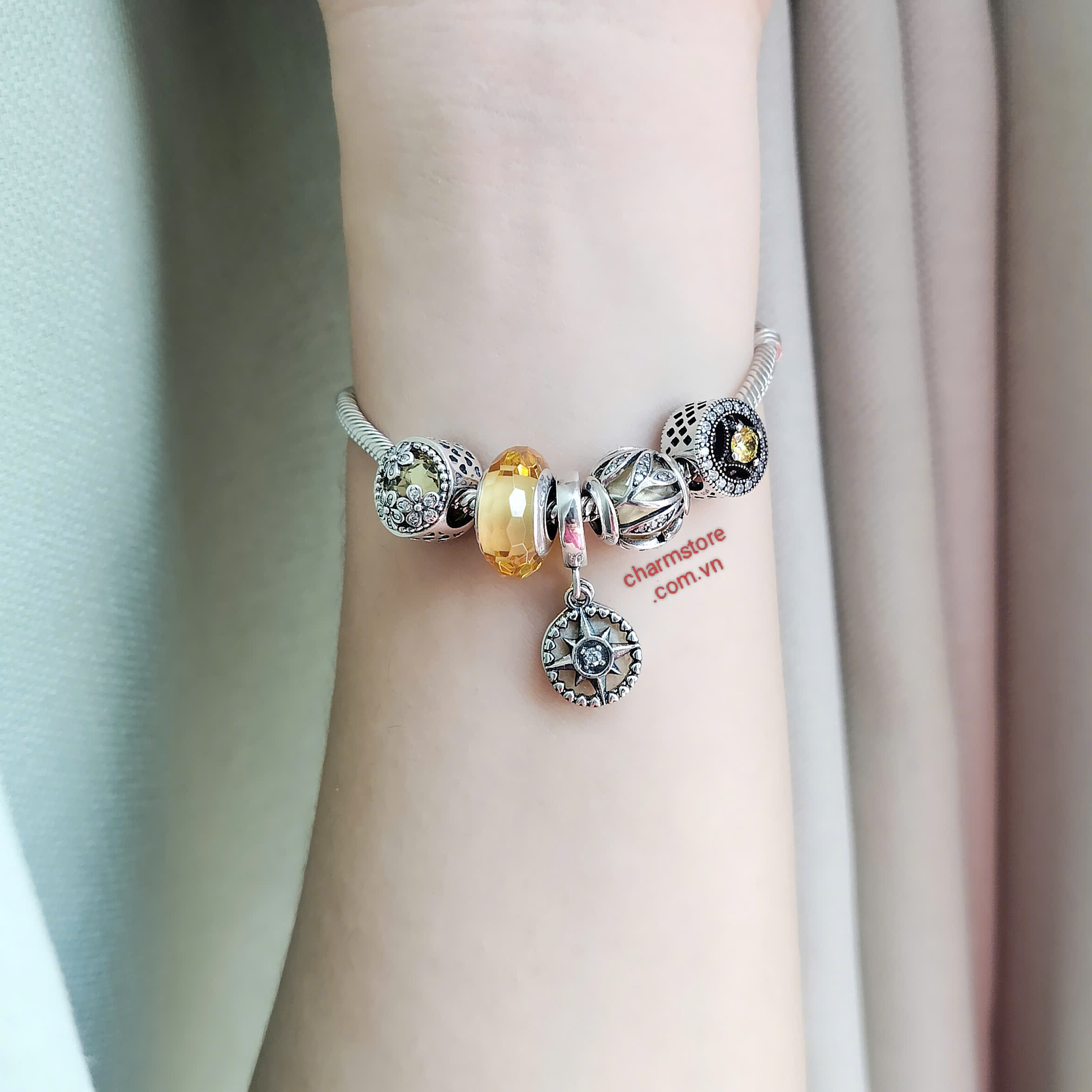 VÒNG CHARM MỆNH THỔ TREO BÁNH LÁI TÀU