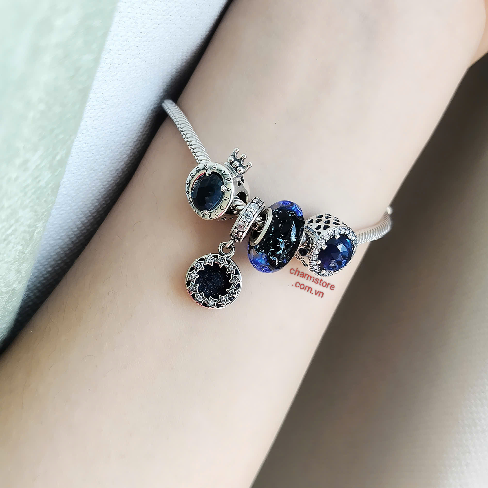 VÒNG CHARM MỆNH THỦY TREO VÒNG SAO MAY MẮN XD