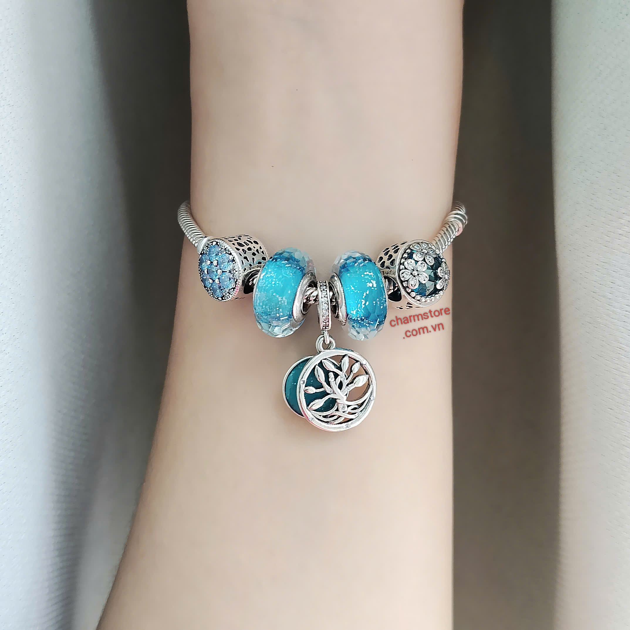 BỘ VÒNG TAY HOA ĐÁ XANH TREO CÂY GIA ĐÌNH