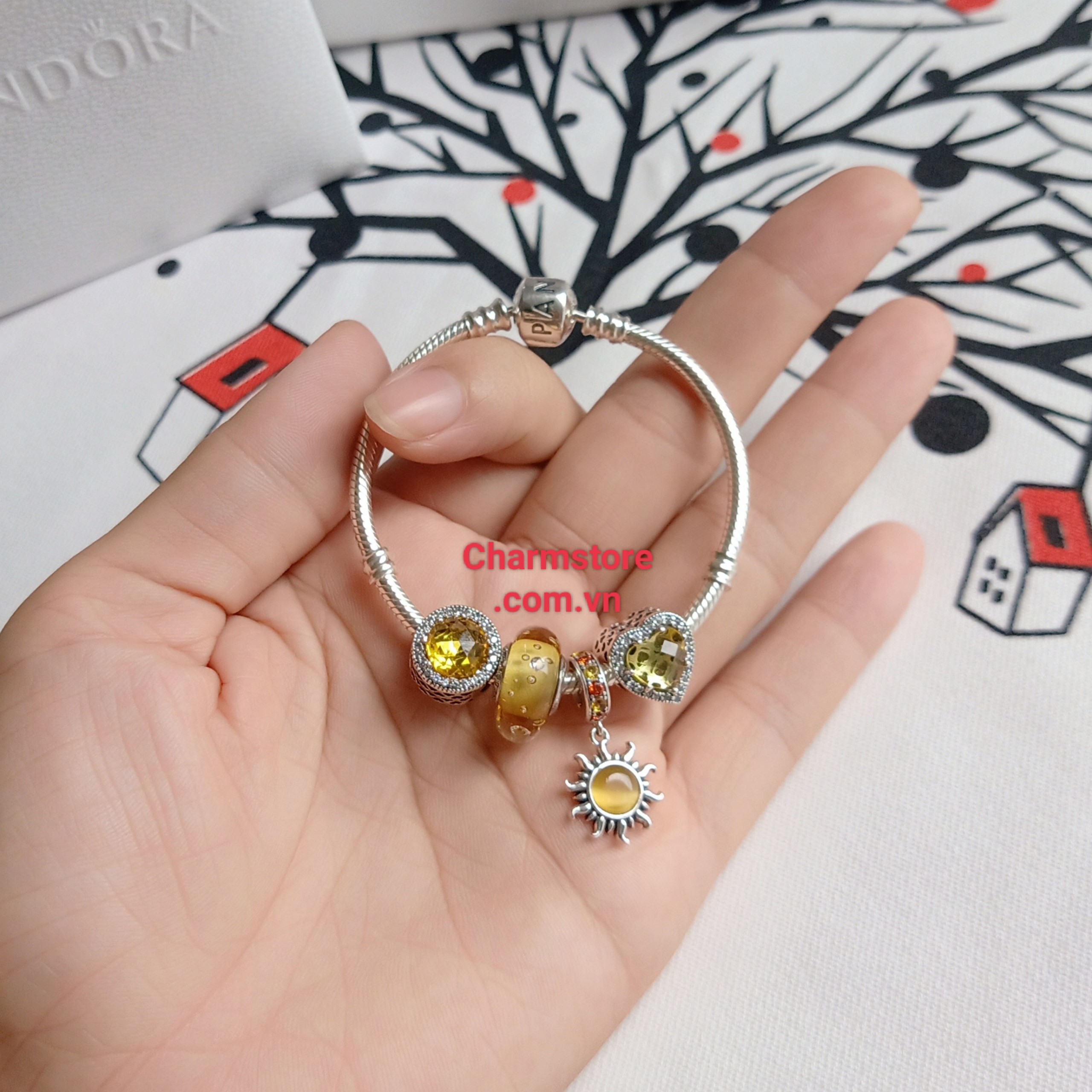 VÒNG CHARM TÌNH YÊU TREO MẶT TRỜI ĐÁ MẮT MÈO VÀNG