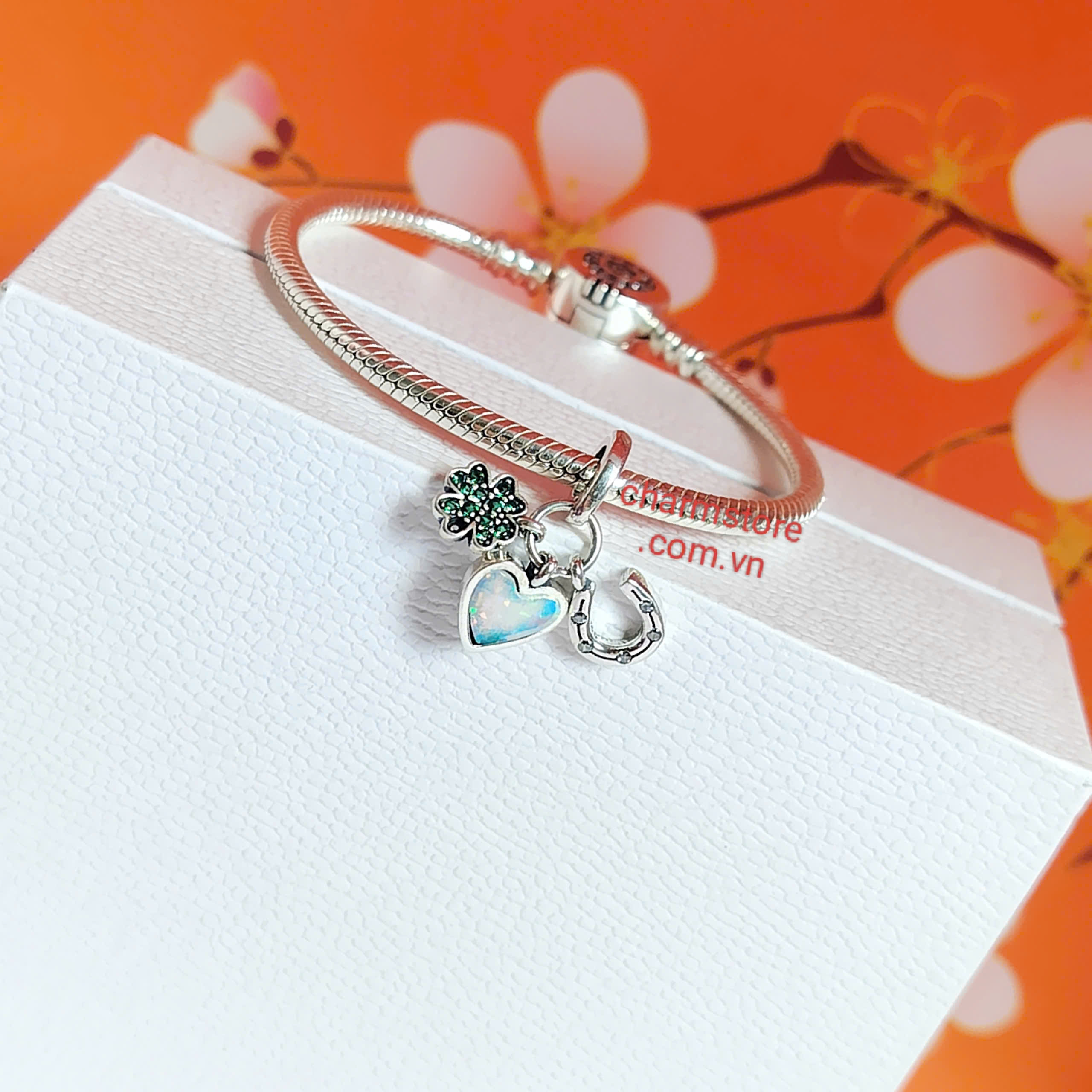 CHARM TREO CỎ 4 LÁ, TIM, MÓNG NGỰA MAY MẮN