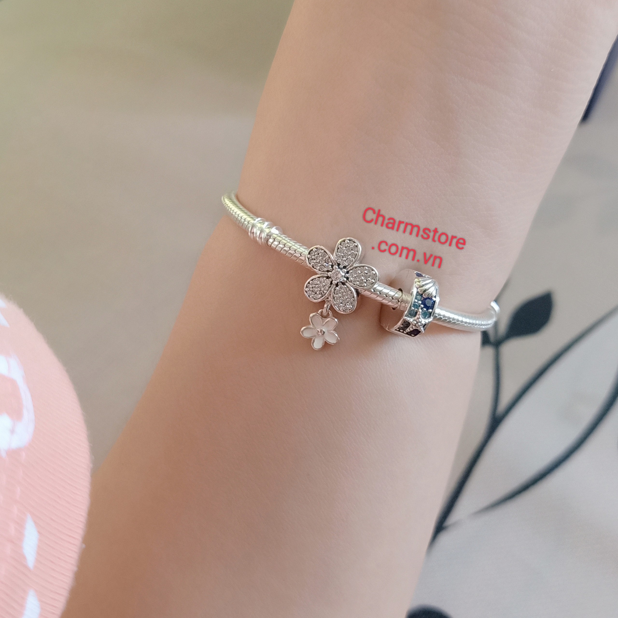 VÒNG TAY DAISY TRẮNG MIX CLIP SÒ SAO BIỂN