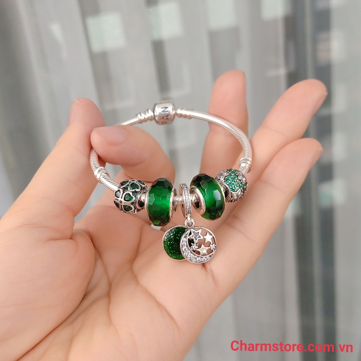 VÒNG CHARM SAO TRĂNG MAY MẮN XANH LÁ