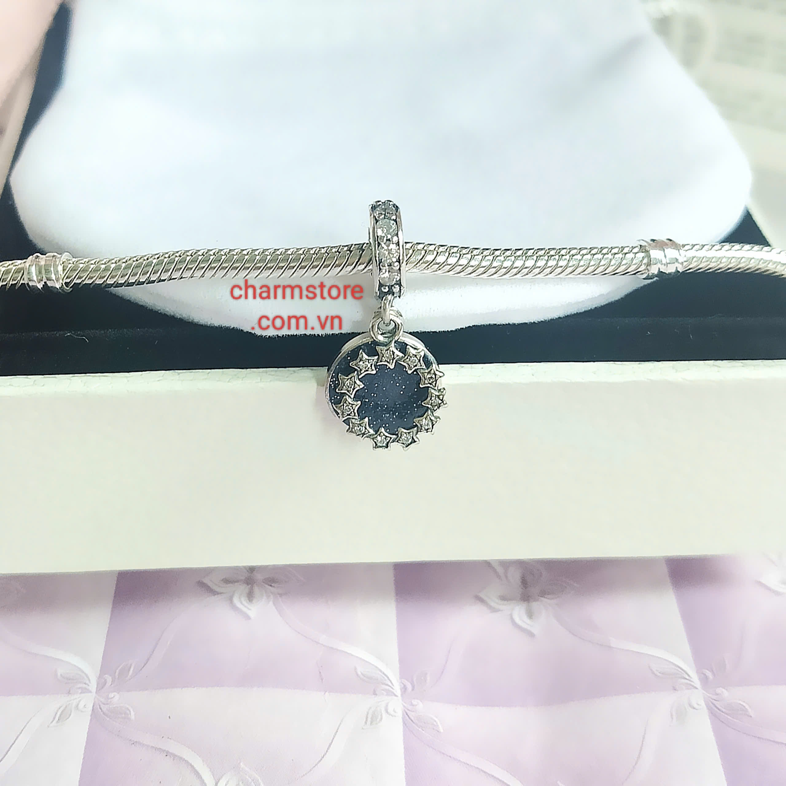 CHARM TREO ĐÔI TRÒN XANH VÒNG SAO MAY MẮN