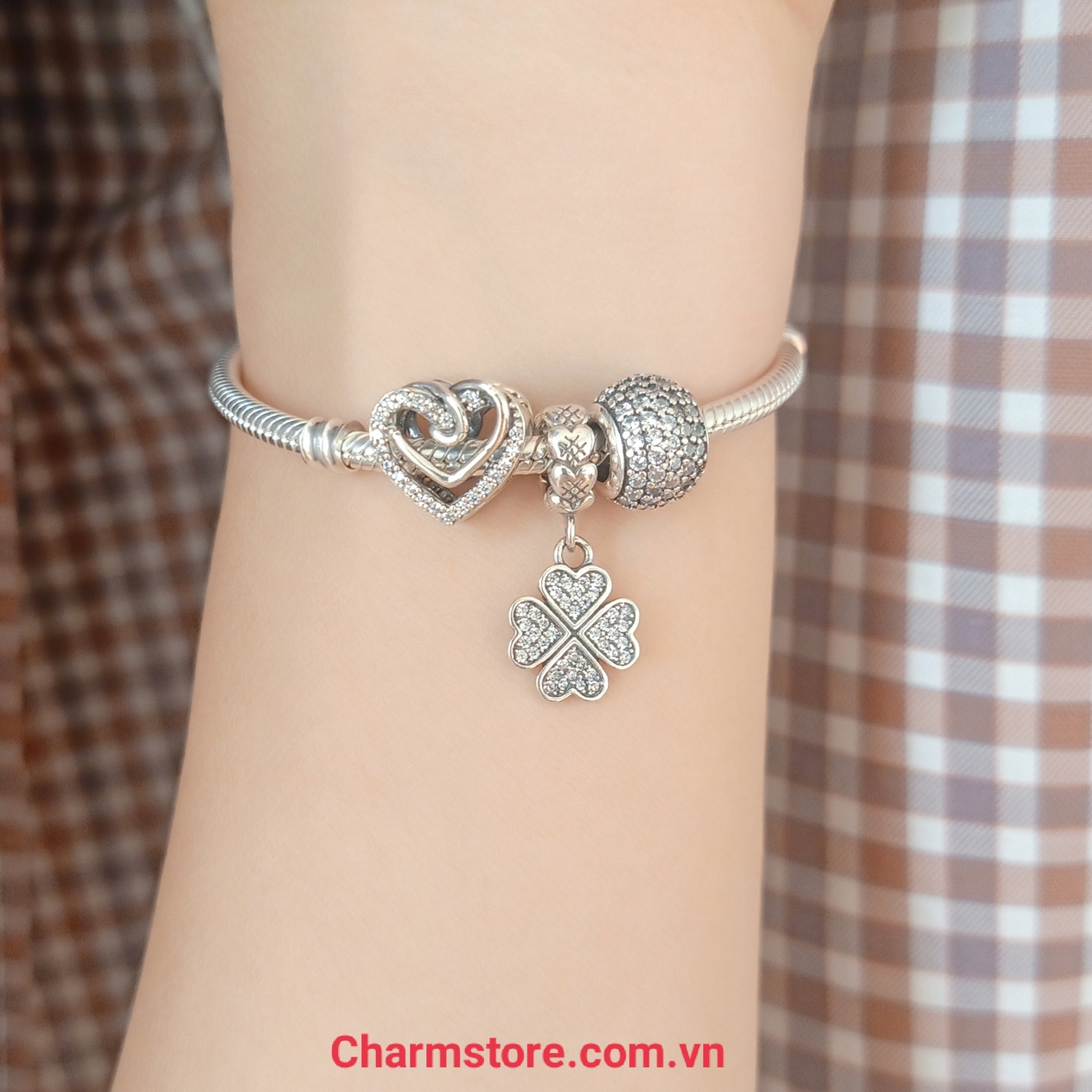 VÒNG TAY TÌNH YÊU MIX CỎ MAY MẮN ĐÁ TRẮNG