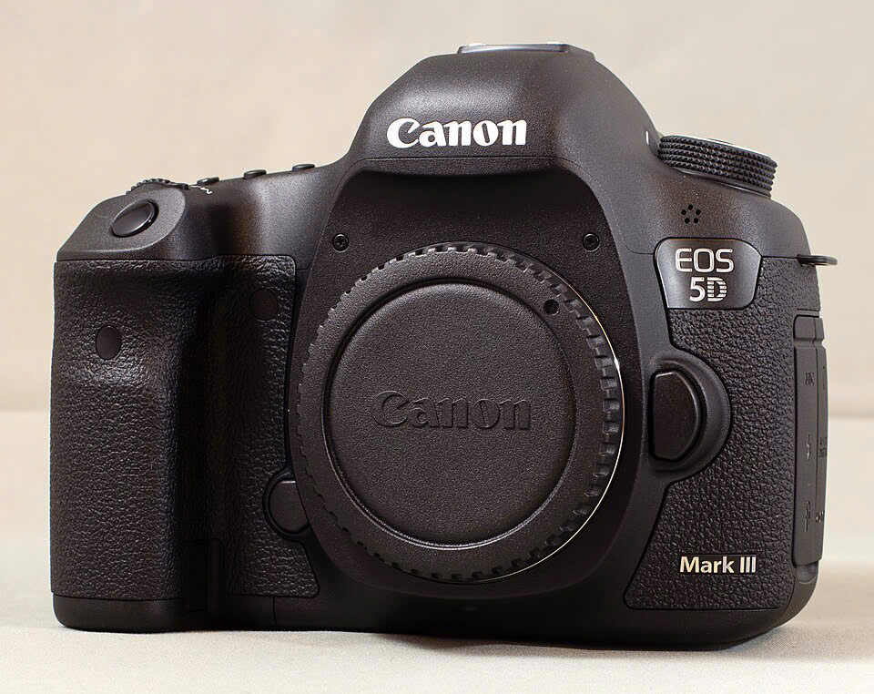 canon-5d-mark-iii-huyen-thoai-may-anh-full-frame-danh-cho-nhiep-anh-gia-chuyen-n