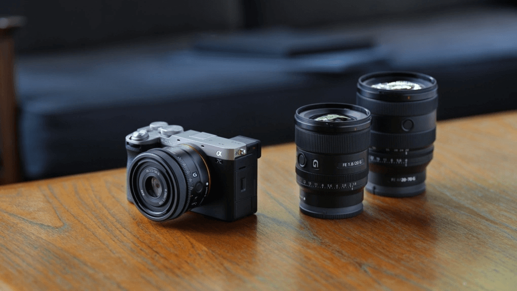hai-dong-may-anh-sony-nho-gon-tich-hop-ai-a7c-ii-va-a6700