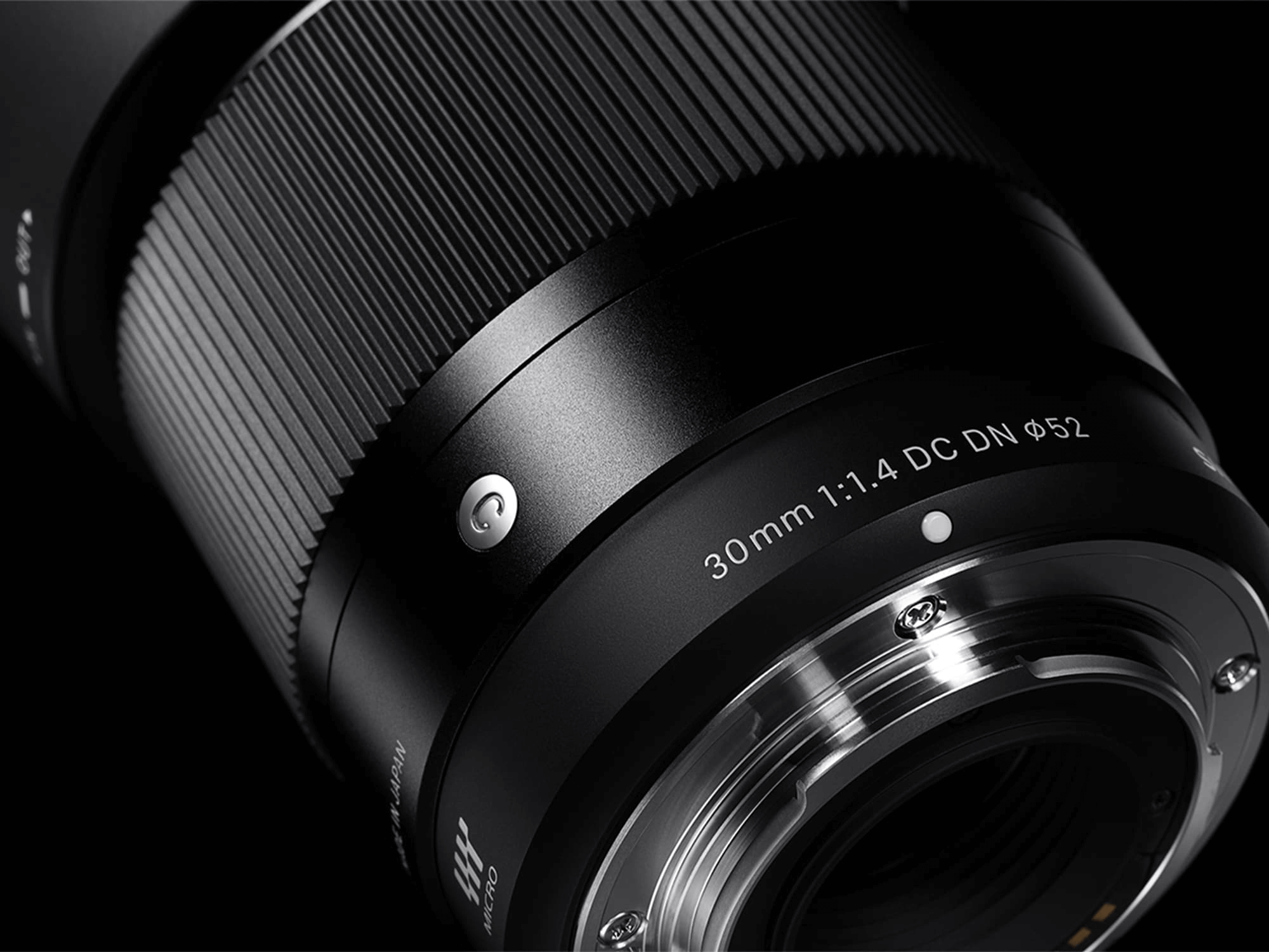 sigma-30mm-f1-4-dc-dn-ong-kinh-khau-lon-quoc-dan-cho-mirrorless-nam-2025