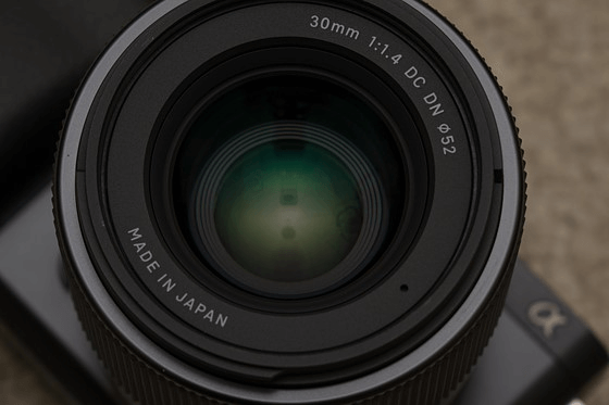 sigma-30mm-f-1-4-dc-dn-ong-kinh-quoc-dan-cho-mirrorless-aps-c