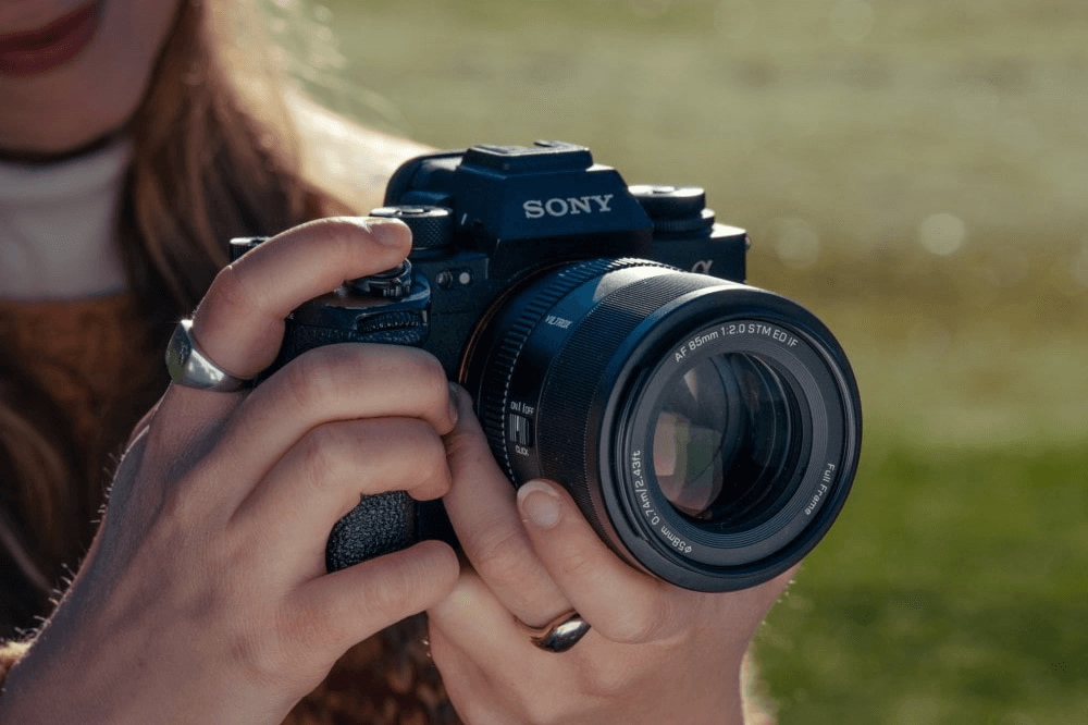 viltrox-af-85mm-f-2-0-evo-fe-ong-kinh-chan-dung-nhe-gon-hieu-nang-cao-cho-sony-f