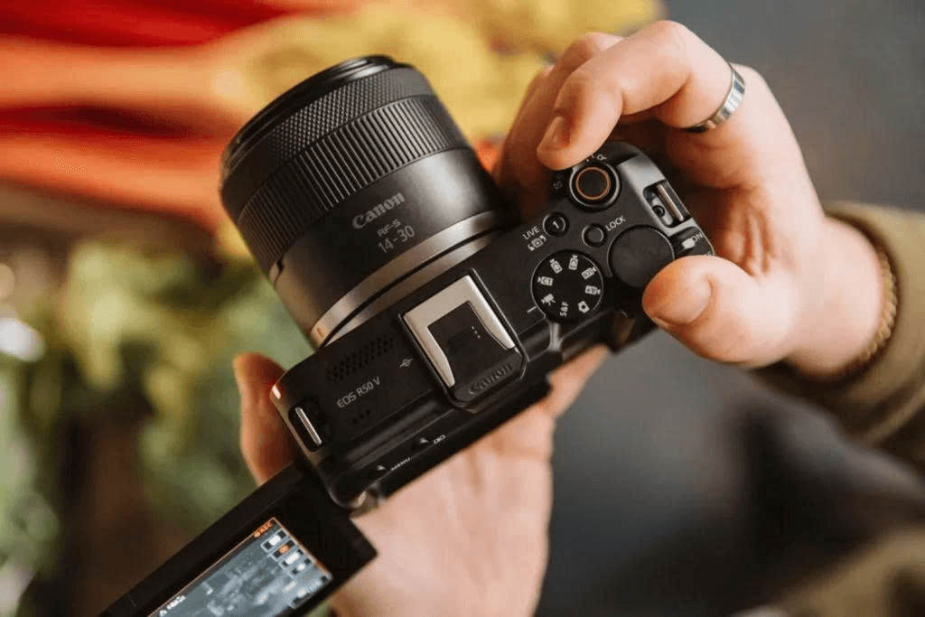 canon-r50v