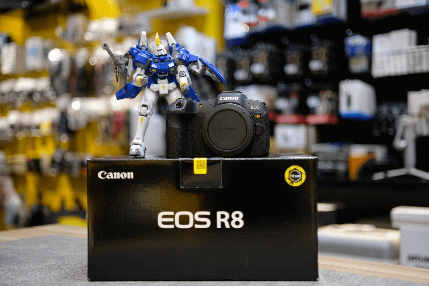 canon-eos-r8