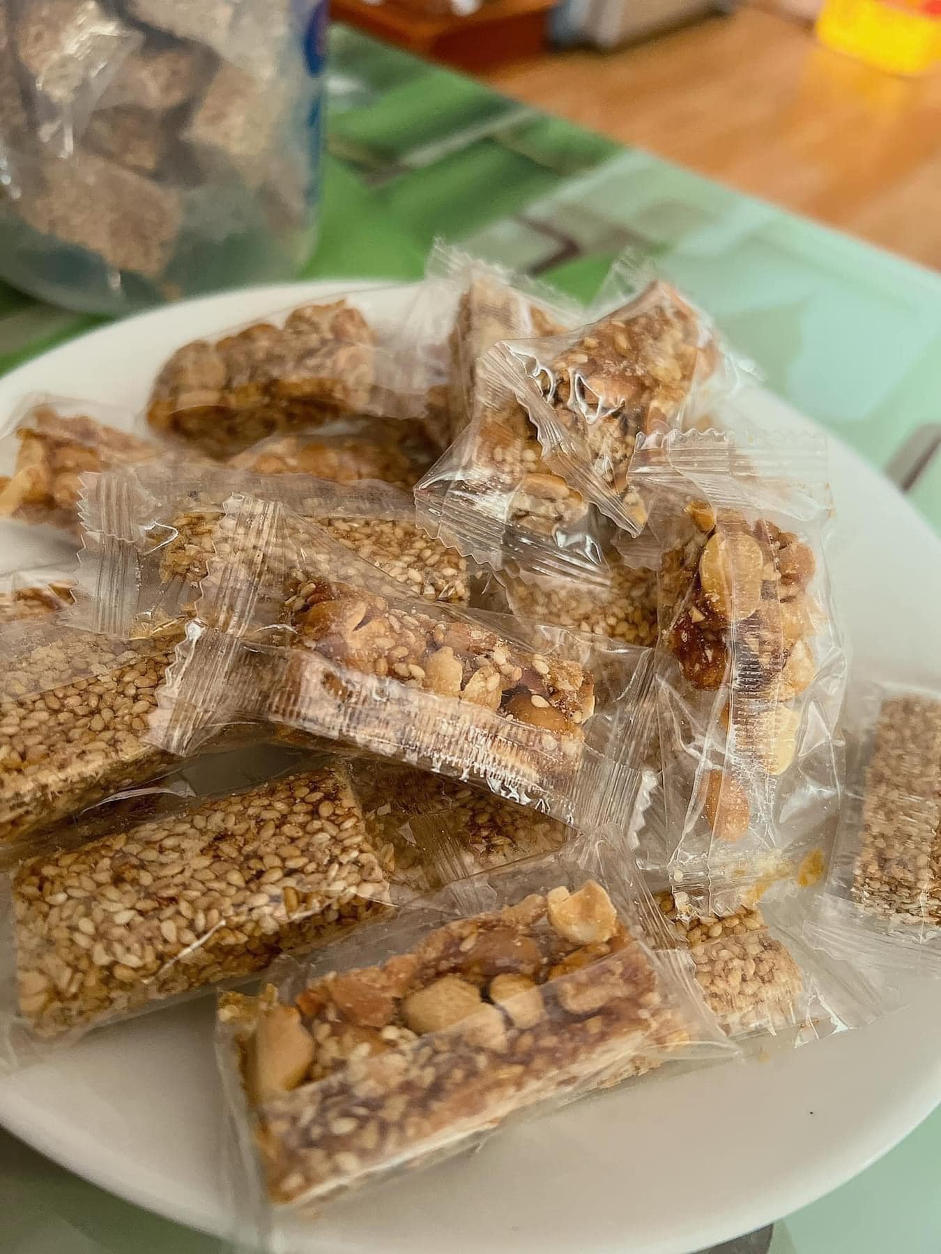 Kẹo mè/vừng vàng  hạt thuần chủng 500gr