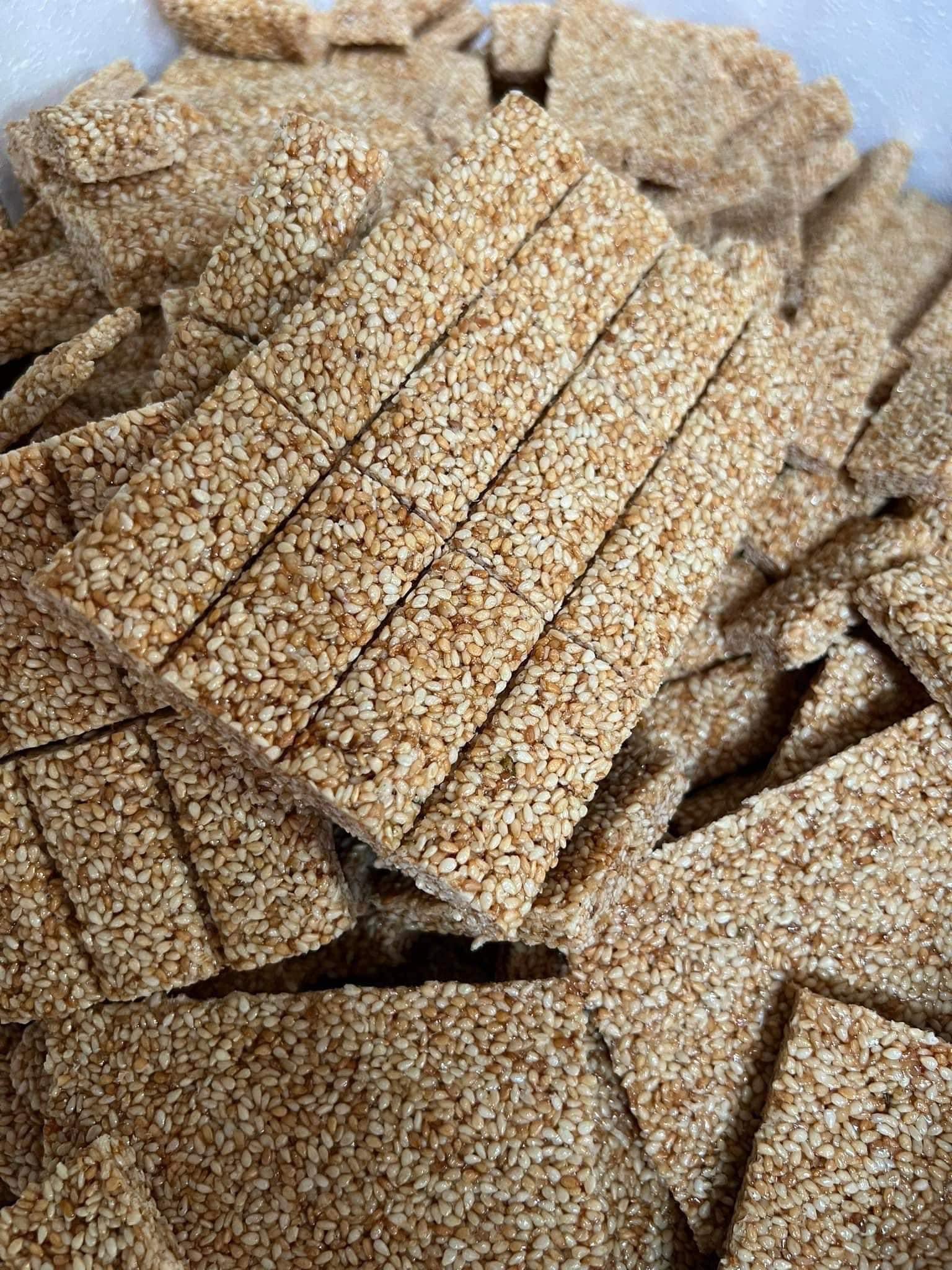 Kẹo mè/vừng vàng  hạt thuần chủng 500gr