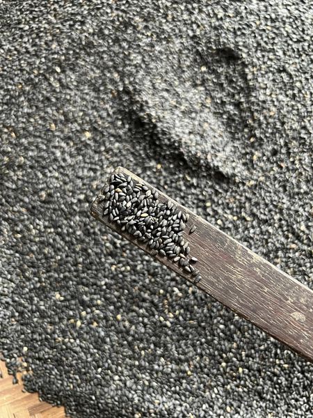 Kẹo mè/vừng đen hạt thuần chủng 500 gr